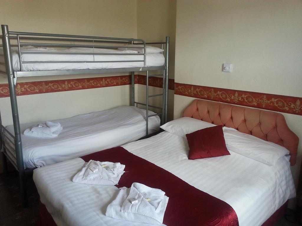 Chester Lodge Sandown Room photo